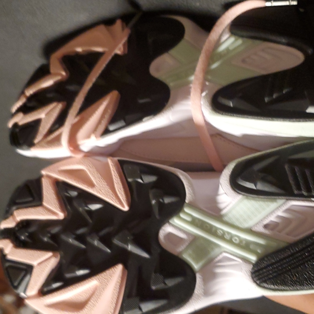 Adidas - Picture 3 of 3